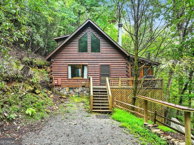425 River Bend Court, Ellijay, GA 30540