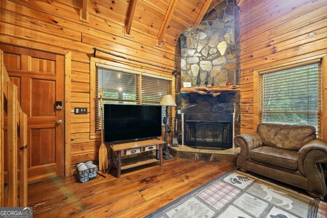 425 River Bend Court, Ellijay, GA 30540