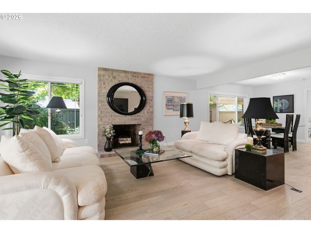 32400 Sw ARBOR LAKE Dr, Wilsonville, OR 97070