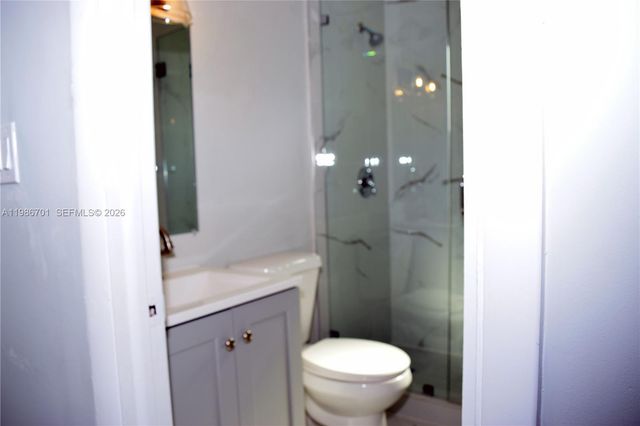 622 NE 6th St 2, Hallandale Beach, FL 33009