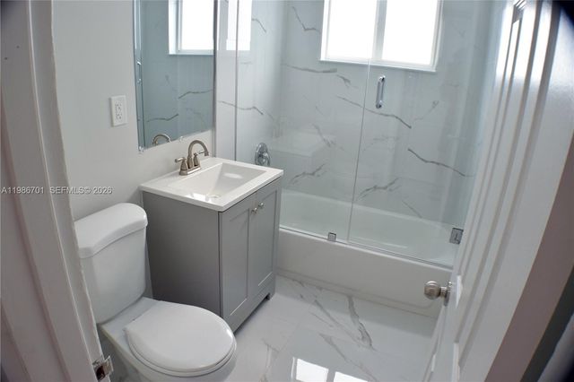 622 NE 6th St 2, Hallandale Beach, FL 33009