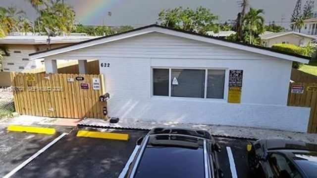 622 NE 6th St 2, Hallandale Beach, FL 33009