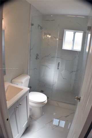 622 NE 6th St 2, Hallandale Beach, FL 33009