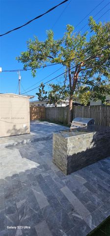 622 NE 6th St 2, Hallandale Beach, FL 33009