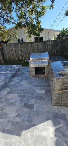 622 NE 6th St 2, Hallandale Beach, FL 33009