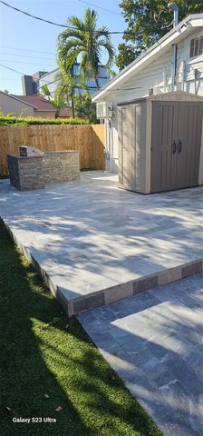 622 NE 6th St 2, Hallandale Beach, FL 33009