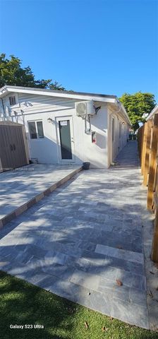 622 NE 6th St 2, Hallandale Beach, FL 33009