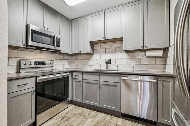 13691 ORANGE SUNSET DRIVE 201, Tampa, FL 33618