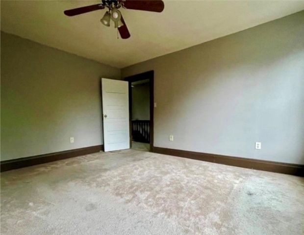 5 Hacker Ave, Jeannette, PA 15644