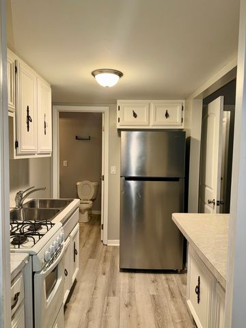 220 N Rosedale Avenue, Aurora, IL 60506