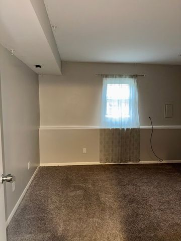 220 N Rosedale Avenue, Aurora, IL 60506