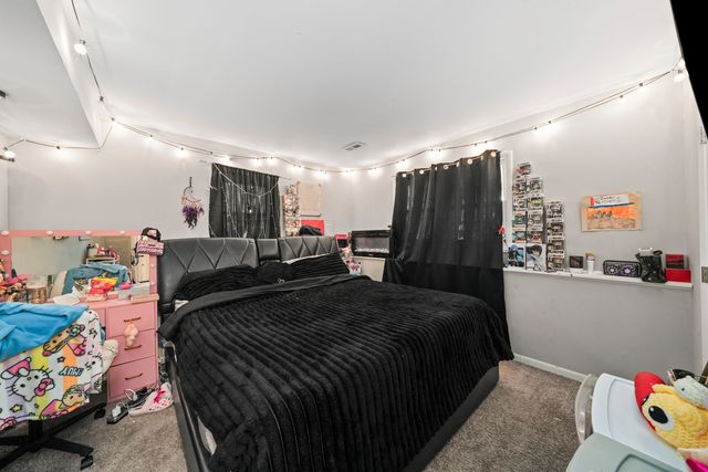 220 N Rosedale Avenue, Aurora, IL 60506