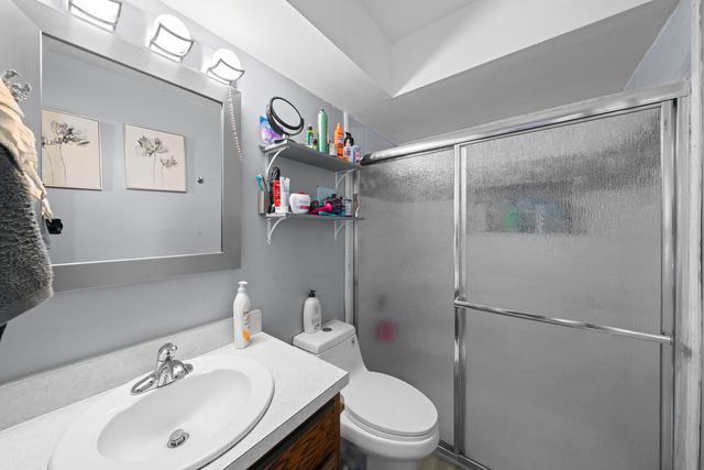 220 N Rosedale Avenue, Aurora, IL 60506