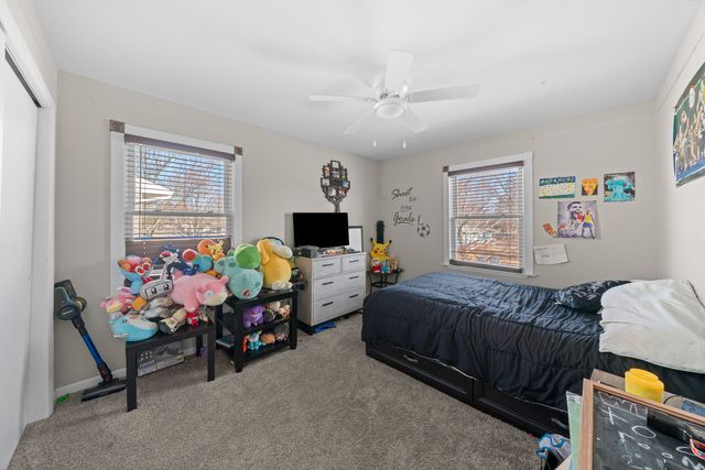 220 N Rosedale Avenue, Aurora, IL 60506