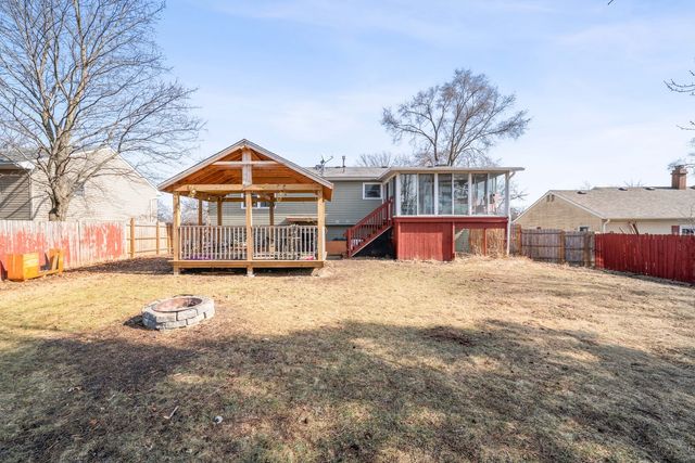 220 N Rosedale Avenue, Aurora, IL 60506