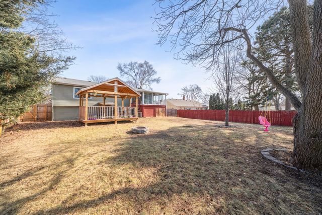 220 N Rosedale Avenue, Aurora, IL 60506