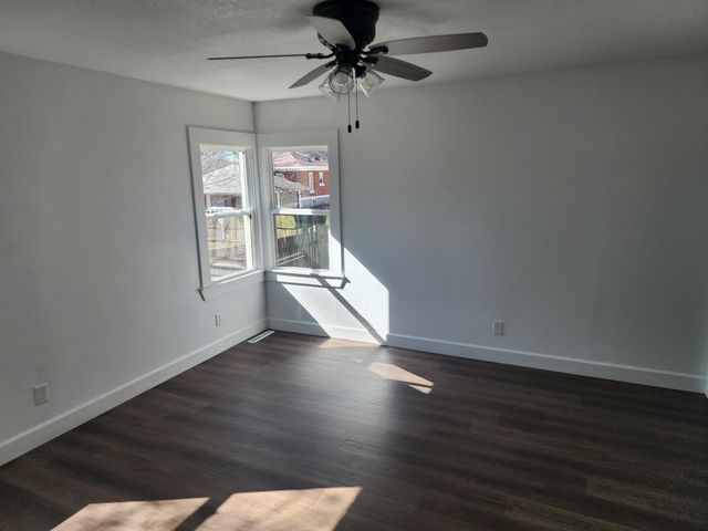 109 E St NW, Miami, OK 74354