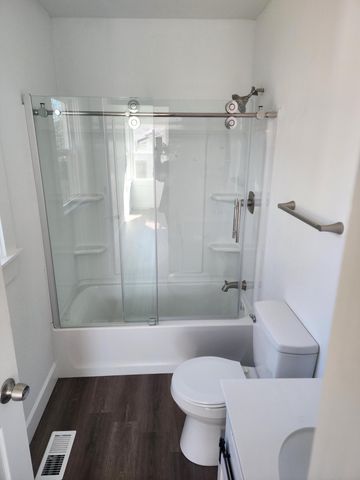 109 E St NW, Miami, OK 74354