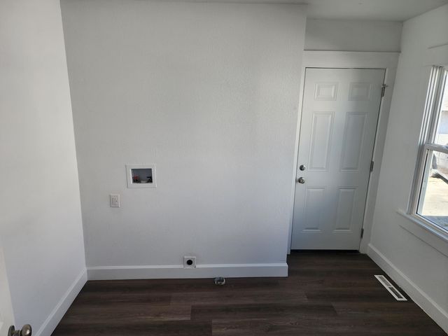 109 E St NW, Miami, OK 74354