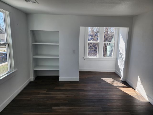 109 E St NW, Miami, OK 74354