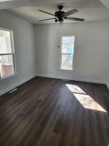 109 E St NW, Miami, OK 74354