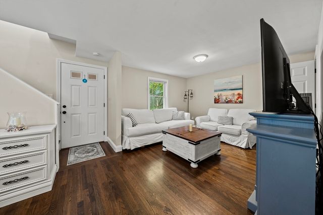 5 Macarthur Circle, Swampscott, MA 01907