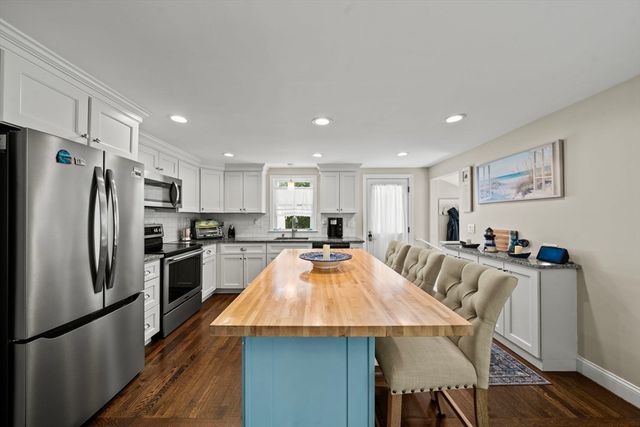 5 Macarthur Circle, Swampscott, MA 01907