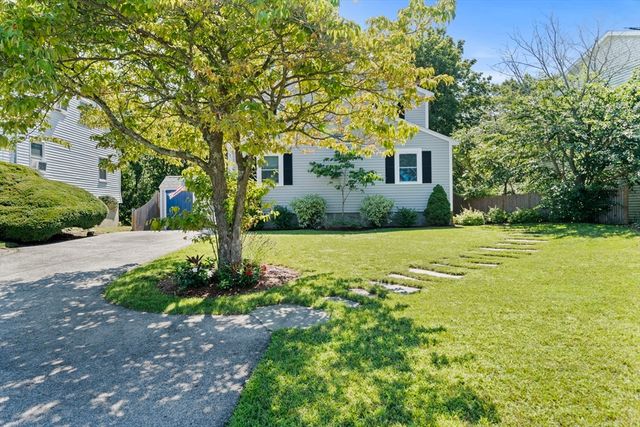 5 Macarthur Circle, Swampscott, MA 01907