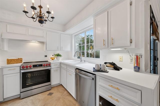 11939 Brook Meadows Lane, Stafford, TX 77477