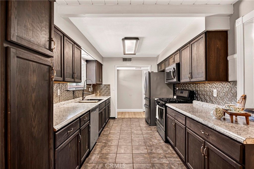 Image 12 of property listing at 6 Mayfair, Chico, CA 95973