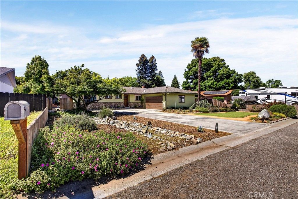 Image 1 of property listing at 6 Mayfair, Chico, CA 95973