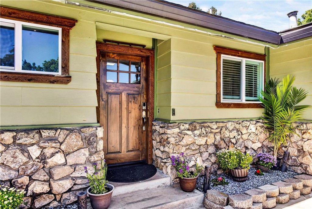 Image 6 of property listing at 6 Mayfair, Chico, CA 95973