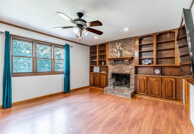 5828 Harmony Woods Lane, Evansville, IN 47720
