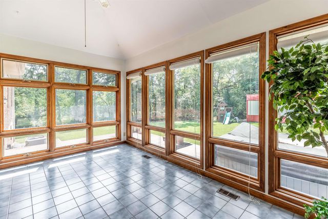 5828 Harmony Woods Lane, Evansville, IN 47720