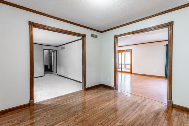 5828 Harmony Woods Lane, Evansville, IN 47720