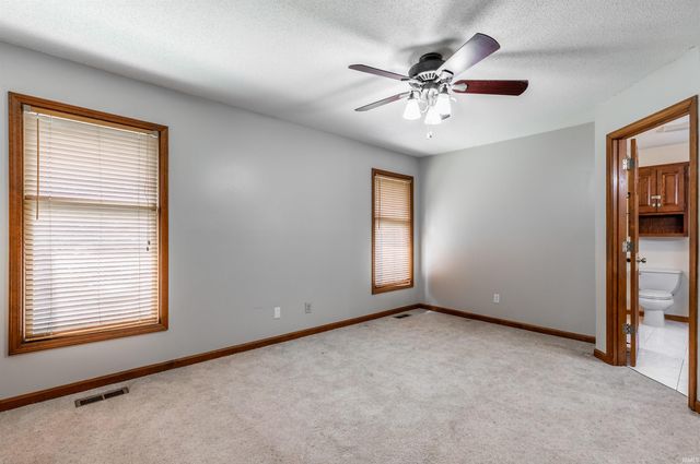 5828 Harmony Woods Lane, Evansville, IN 47720