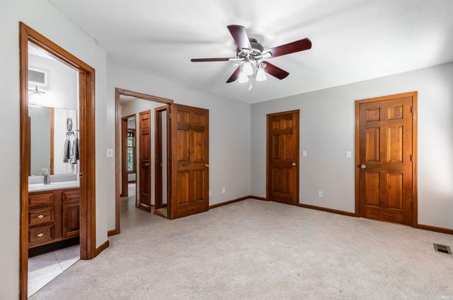5828 Harmony Woods Lane, Evansville, IN 47720