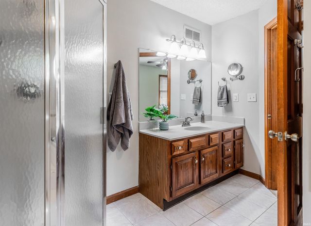 5828 Harmony Woods Lane, Evansville, IN 47720