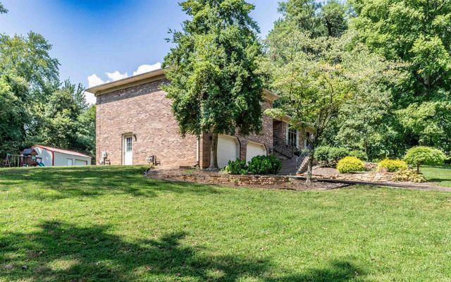 5828 Harmony Woods Lane, Evansville, IN 47720