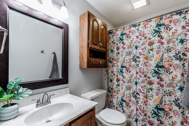 5828 Harmony Woods Lane, Evansville, IN 47720