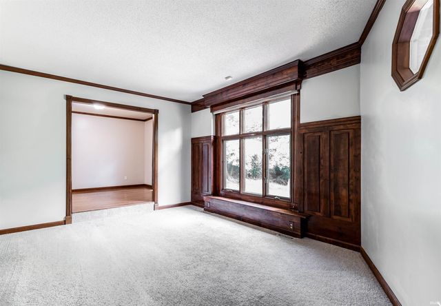 5828 Harmony Woods Lane, Evansville, IN 47720