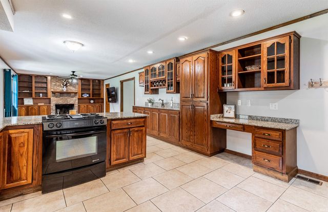 5828 Harmony Woods Lane, Evansville, IN 47720