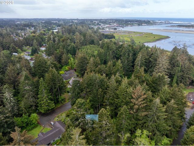 0 9th St, Bandon, OR 97411
