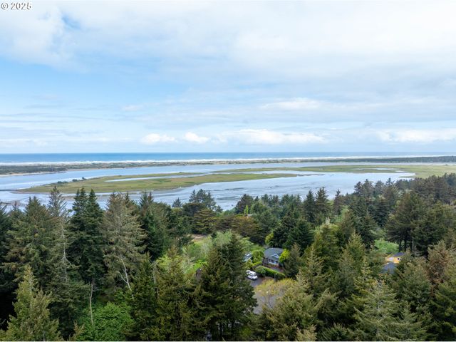 0 9th St, Bandon, OR 97411