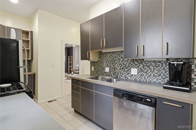 114 Whitney Place, Buffalo, NY 14201
