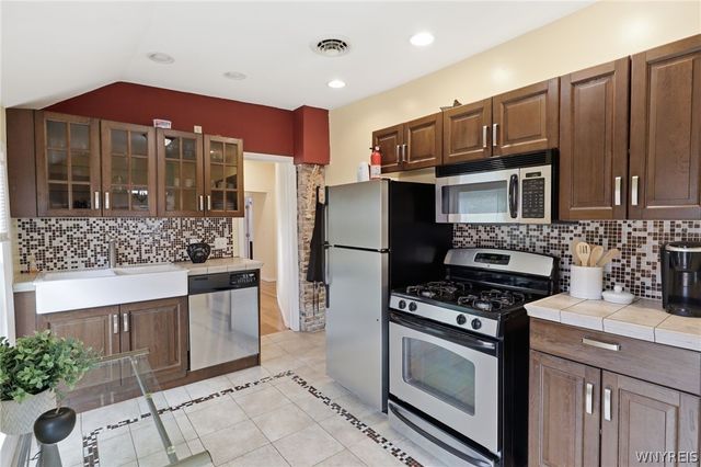 114 Whitney Place, Buffalo, NY 14201