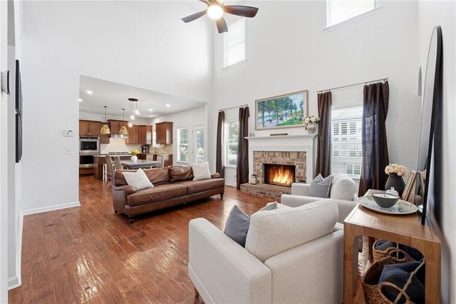 318 Lakestone Landing, Woodstock, GA 30188