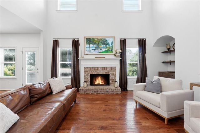 318 Lakestone Landing, Woodstock, GA 30188