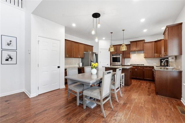 318 Lakestone Landing, Woodstock, GA 30188