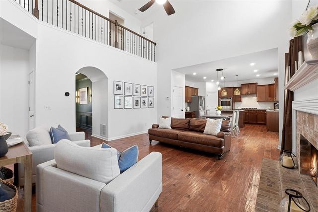 318 Lakestone Landing, Woodstock, GA 30188